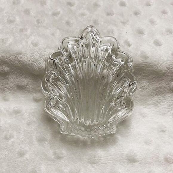 Vintage Gorham 24% Lead Crystal, Chantilly Shell Shaped, Trinket Box w/Lid - Picture 6 of 7